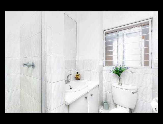 2 BEDROOM APARTMENT FOR SALE IN GLENHAZEL